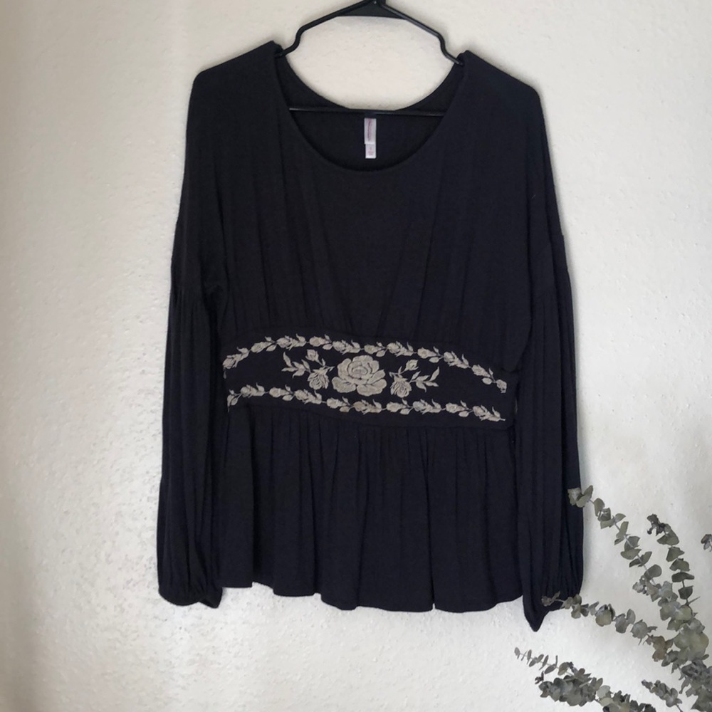 ❤️Charcoal Grey Top with waist design